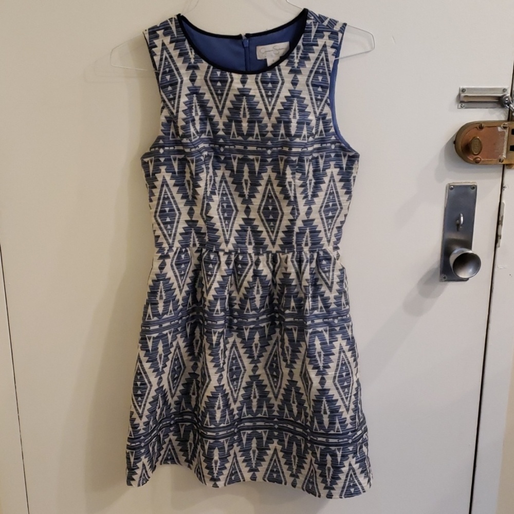 Jessica Simpson Size 6 Patterned Blue/White Dress